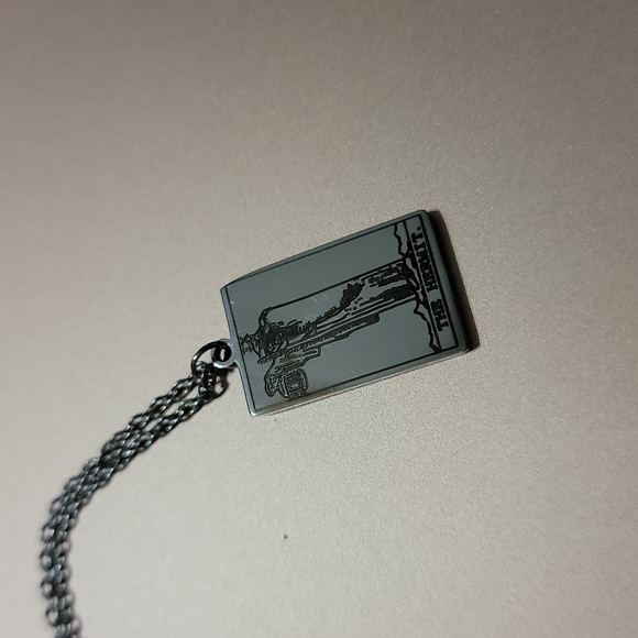 Tarot Card Necklace "The Hermit" - Picture 3 of 3